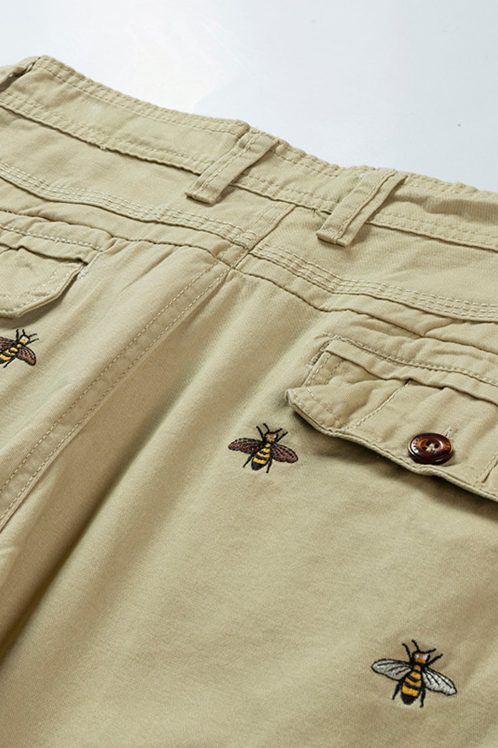 Bee Embroidery Belted Shorts